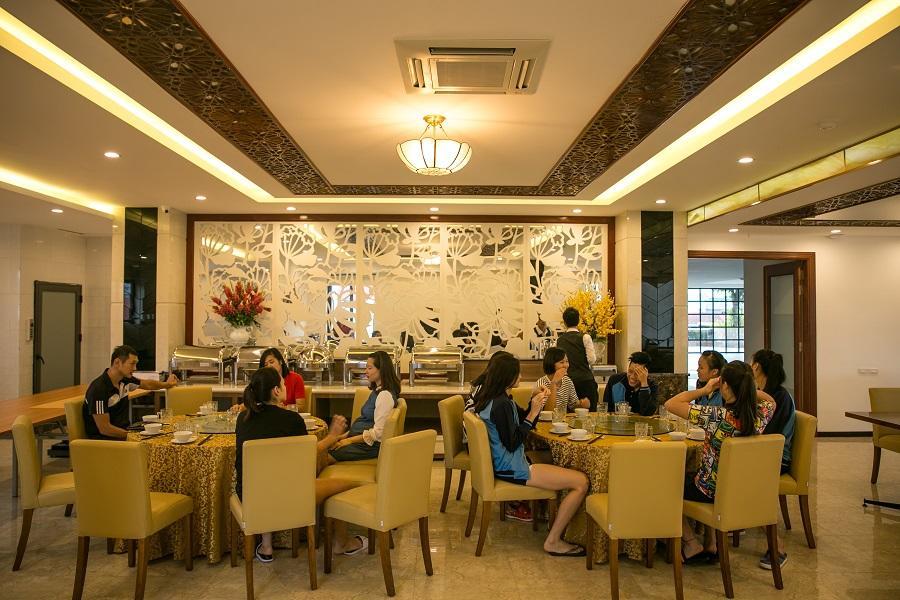 Ha Huy Hotel Хатинь Экстерьер фото
