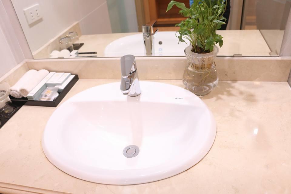 Ha Huy Hotel Хатинь Экстерьер фото
